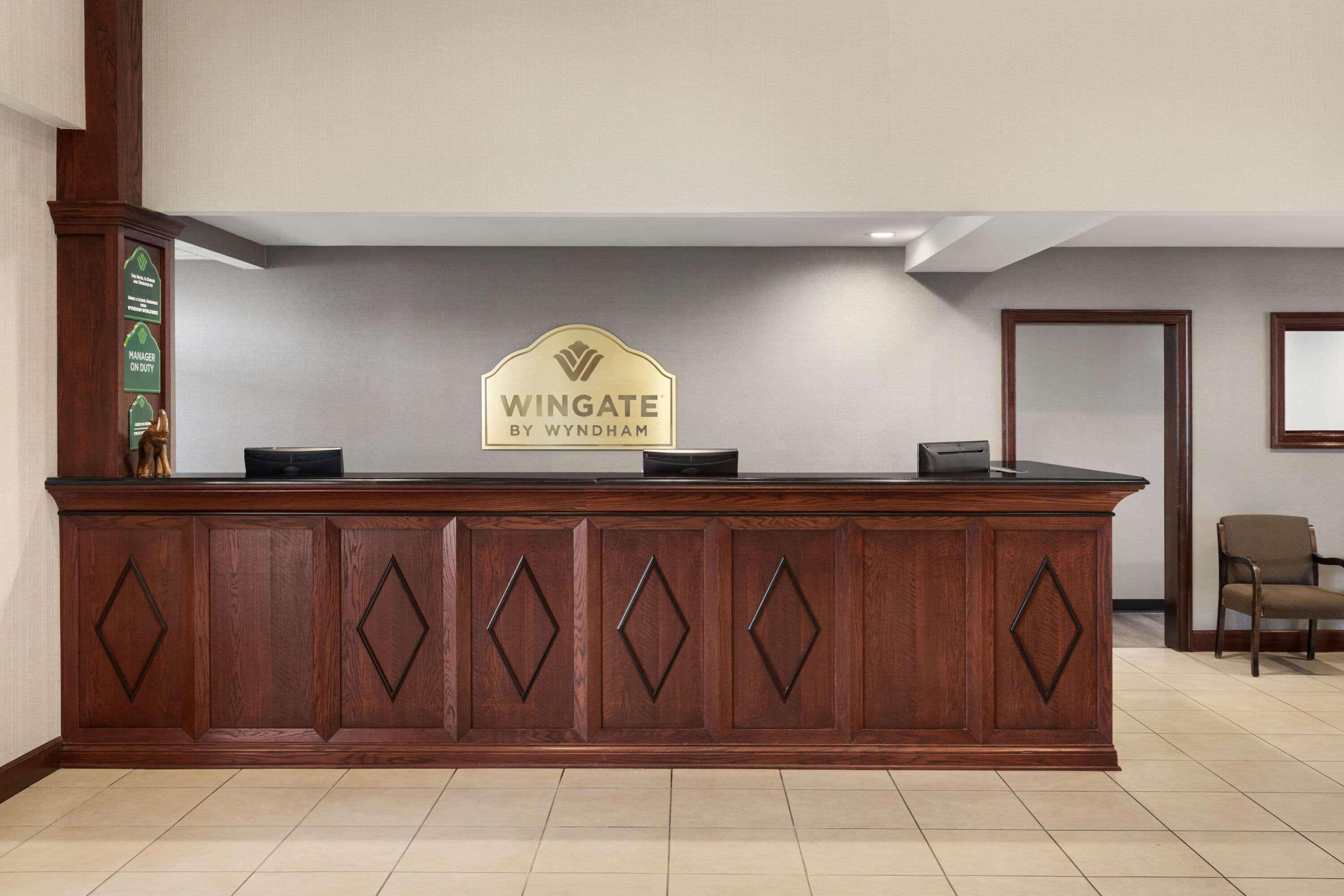 Hotel Wingate By Wyndham Southport Exterior foto